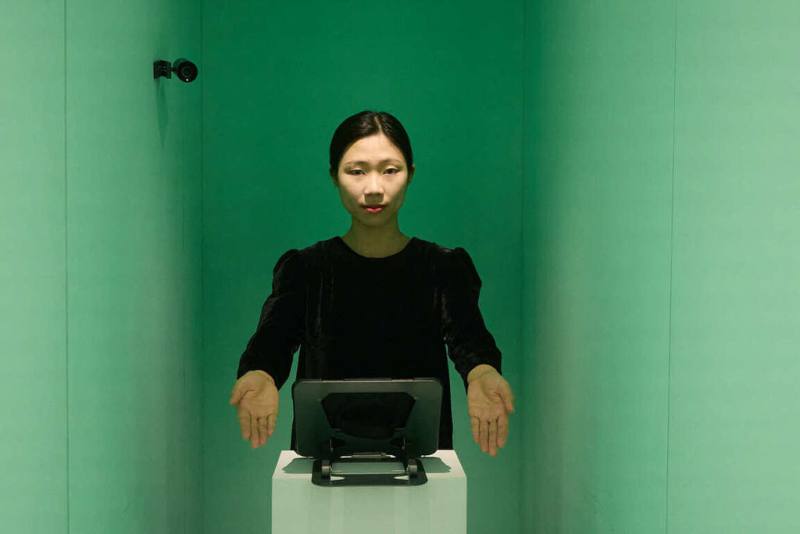 河床劇團沉浸式劇場作品「之間」，獲得法國2025年XRMust沉浸式內容大獎的「最佳體驗」、「最佳敘事」、「最佳空間設計與創意」、「最佳互動及表演」和「最佳聲音設計」5個獎項，成為該屆得獎數最多的作品。（河床劇團提供）