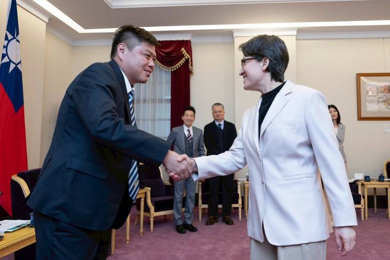 蕭美琴副總統15日上午接見「第64屆十大傑出青年選拔委員會」幹部