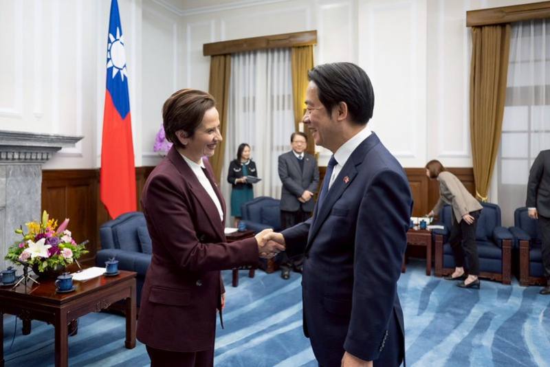 President Lai Ching-te meets with a Canadian parliamentary delegation.