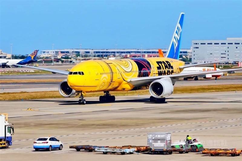 A Star Wars-themed ANA aircraft arrives at Taiwan Taoyuan International Airport on Wednesday. CNA photo Jan. 14, 2026
