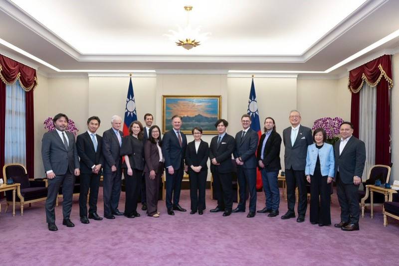 副總統與美國「國際私營企業中心」訪問團合影