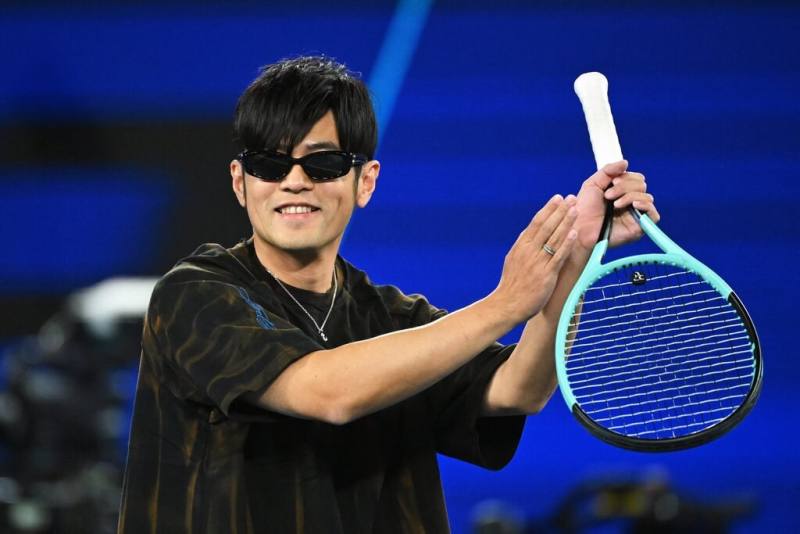 華語天王周杰倫14日參加澳洲網球公開賽挑戰表演賽。（James Ross/AAP Image via 美聯社）