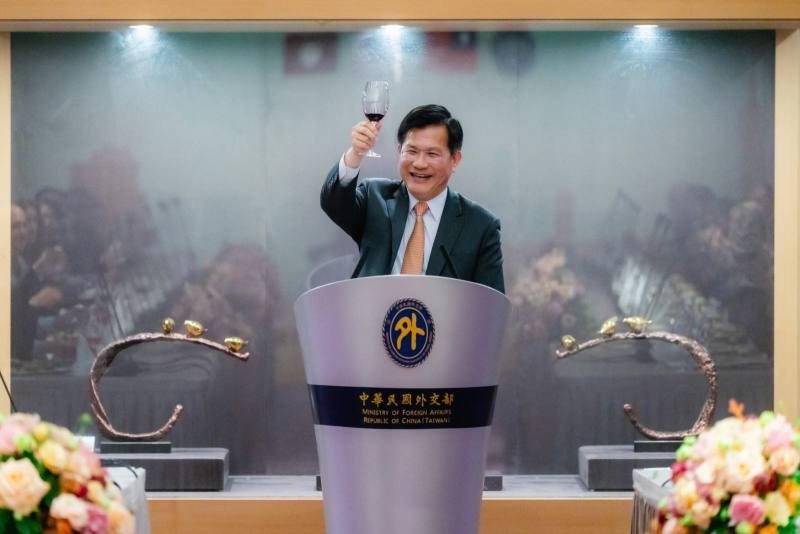 外交部長林佳龍於晚宴致詞並舉杯歡迎美國亞利桑納州鳳凰城市市長蓋蕾歌（Kate Gallego）訪問團