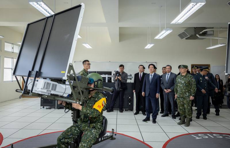 總統視導新式裝備及飛彈訓練模擬器