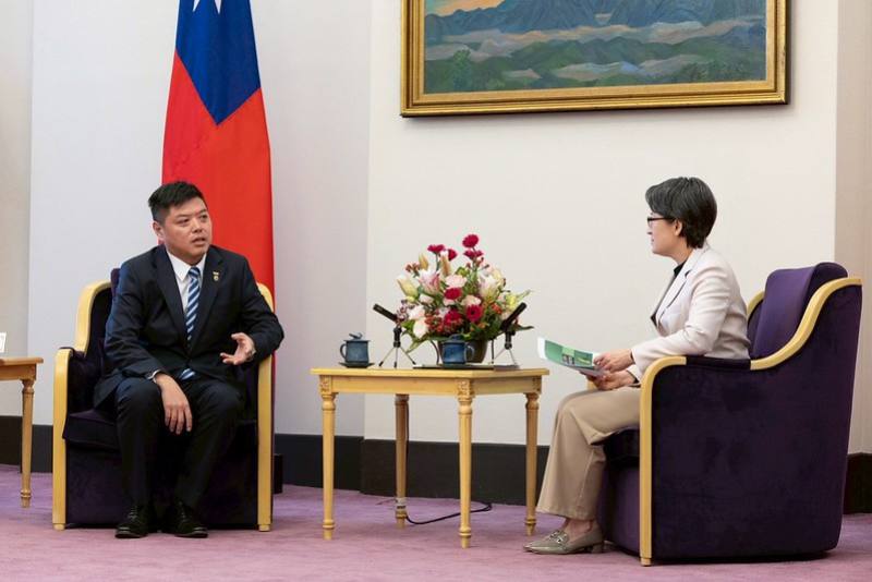 副總統接見「第64屆十大傑出青年選拔委員會幹部」，並相互交流