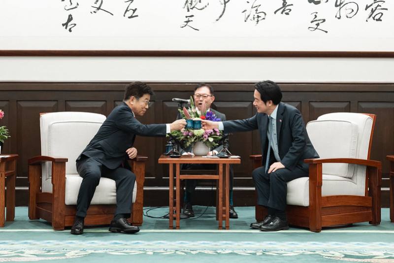 賴清德總統15日下午接見日本前內閣官房長官加藤勝信眾議員乙行