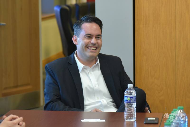 Westmont Village 市長Steven Nero致詞