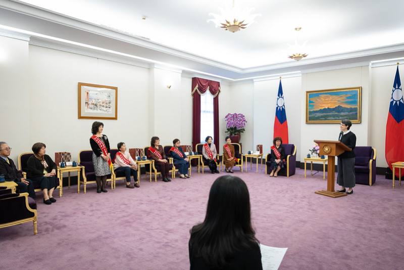 副總統接見「第30屆志願服務楷模『金駝獎』得獎人」