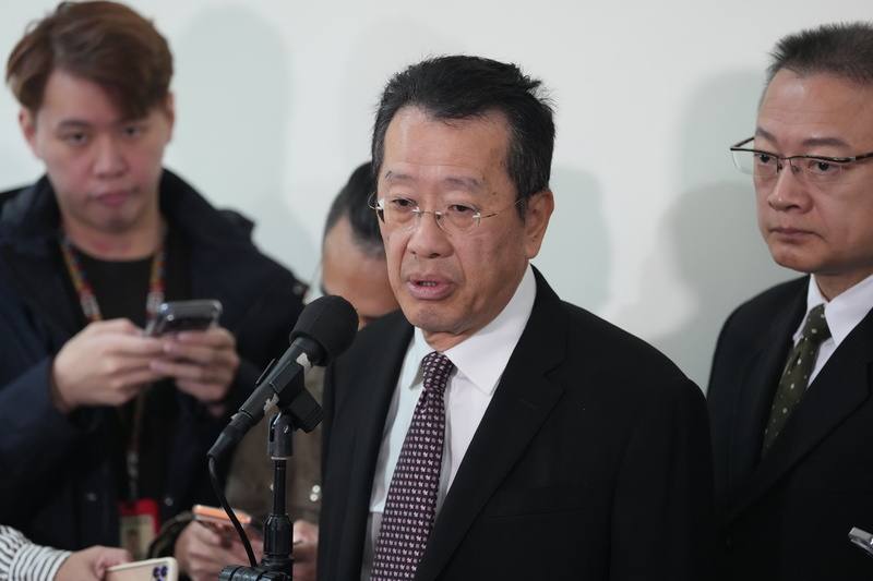 立法院外交及國防委員會邀請國防部機密專報新台幣1.25兆元軍購特別條例，國防部長顧立雄（中）19日指出，盼藉此向朝野立委詳盡說明，希望儘速交付委員會。至於確切採購項目，會依據立法院能給予國防部多少的預算來安排