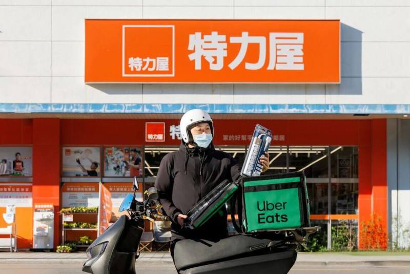 Uber Eats宣布，與台灣居家產業品牌特力屋合作，即日起全台63家特力屋門市、超過3800款五金工具、居家修繕、收納家飾等商品皆可透過Uber Eats App點購。（Uber Eats提供）
