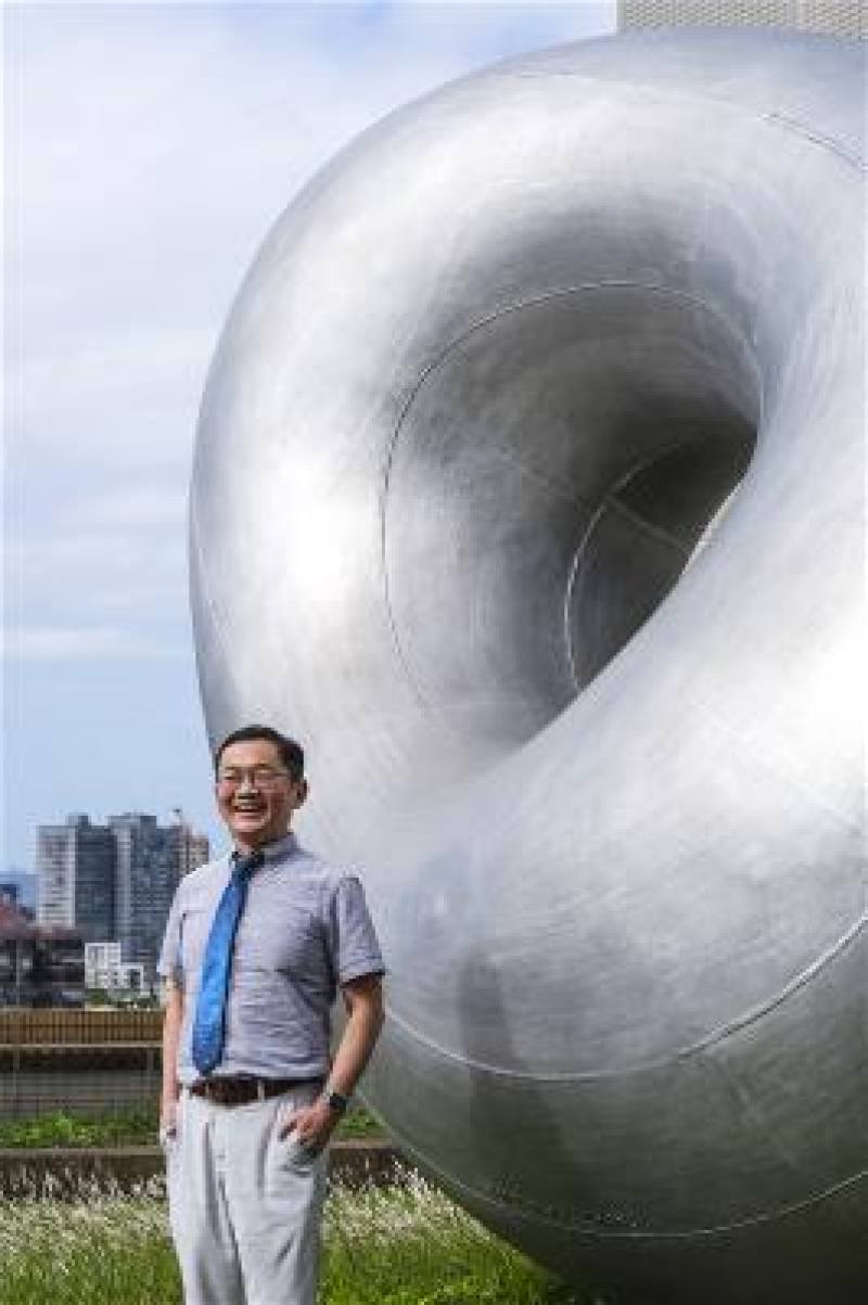 In addition to serving as director of the Academia Sinica’s Institute of Astronomy and Astrophysics, Pen Ue-li is also the director of BURSTT.