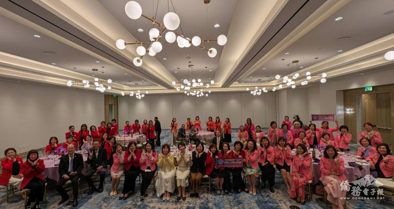 李姸慧參與世界華人工商婦女企管協會（世華）南加州、大洛杉磯、橙縣分會餐敘大合影