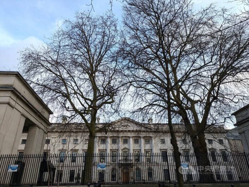 英國政府20日宣布核准中國在倫敦興建巨型使館。圖為中國新使館預定地一隅。（中央社檔案照片）