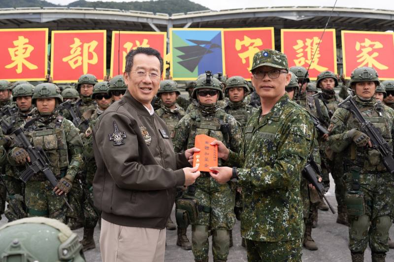 顧部長致贈團體加菜金