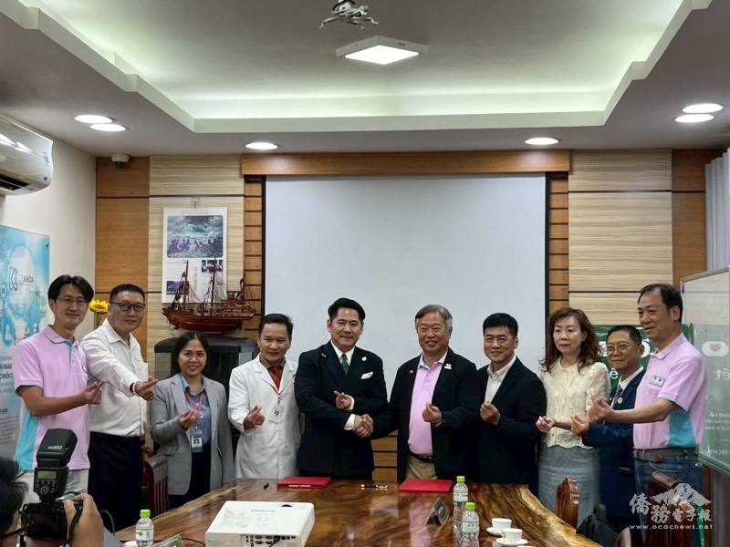 簽署協議結束後，與會貴賓合影留念