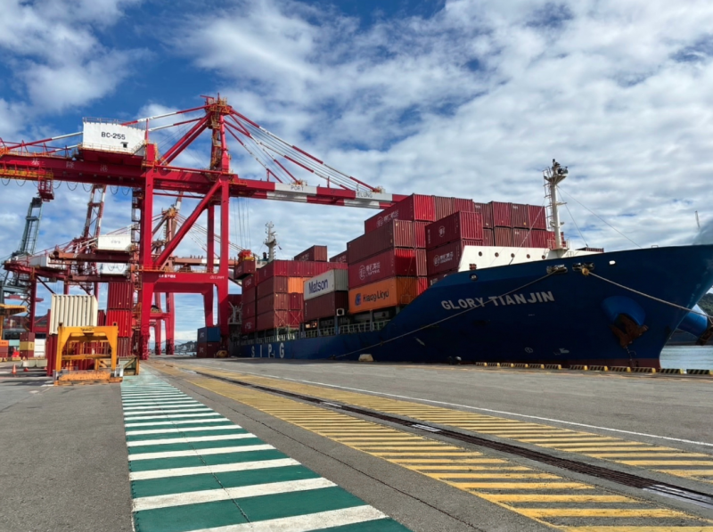 Newly renovated West Wharf Nos. 17 and 18 in operation