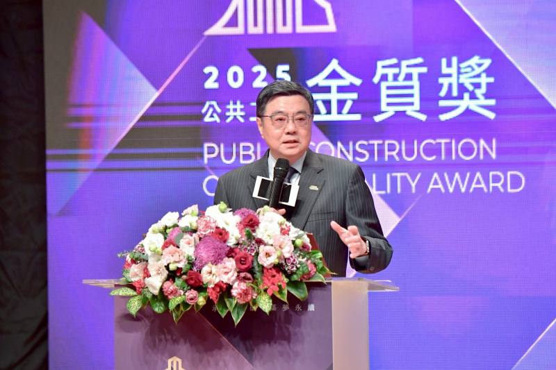行政院長卓榮泰21日出席「第25屆公共工程金質獎」頒獎典禮