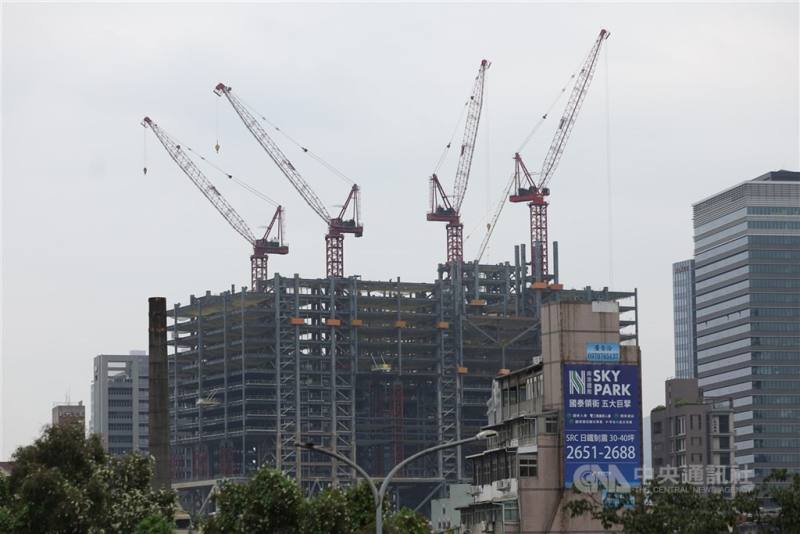 住商觀察內部成交資料，2025年全台平均銷售天數已突破百日大關；議價率部分，全台平均議價率擴大至16.7%。（中央社檔案照片）