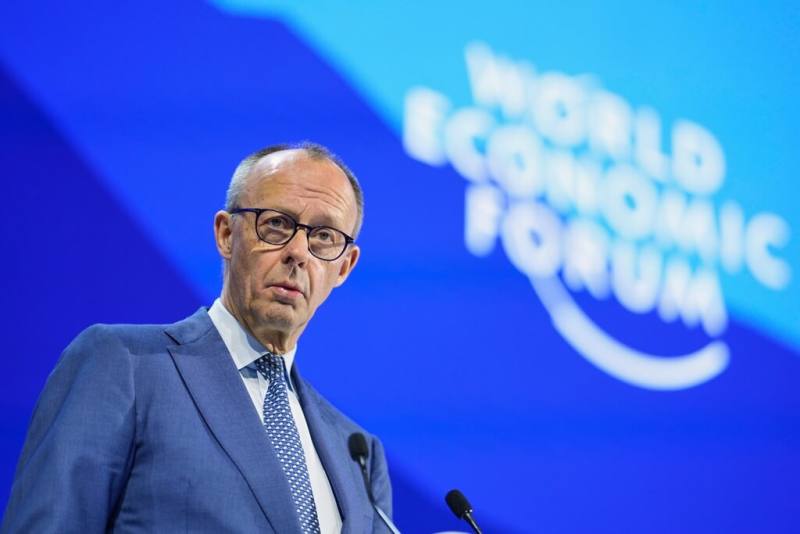 德國總理梅爾茨22日在世界經濟論壇發表演說，談到格陵蘭問題時，他表示，對美國總統川普收回加徵關稅的「轉向」表示歡迎，歐洲將在北約架構下持續與美國合作。（美聯社）