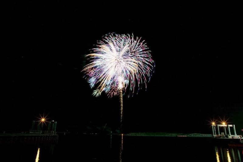 2026台灣燈會在嘉義，嘉義縣政府22日表示，3月3日開幕當晚將施放中、高空煙火，日前已先在布袋海邊試放觀看效果。（嘉義縣政府提供）