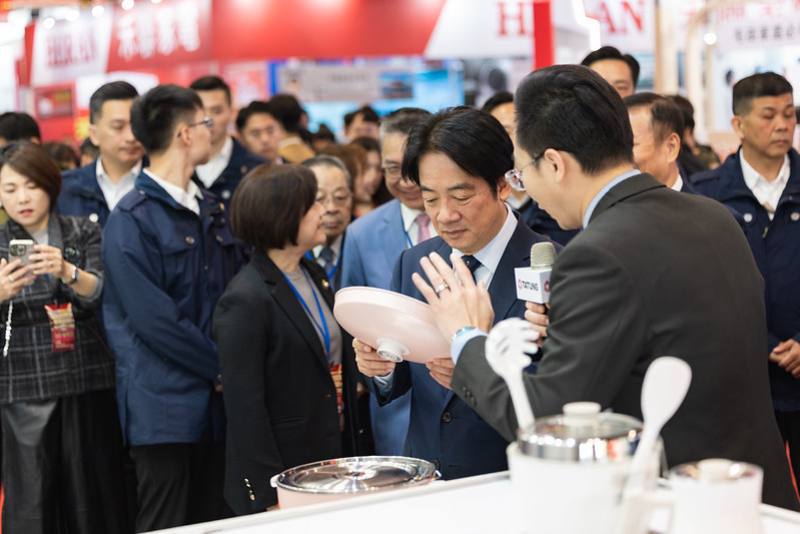 賴清德總統今（22）日上午出席「2026電器空調影音年終購物展開幕典禮」