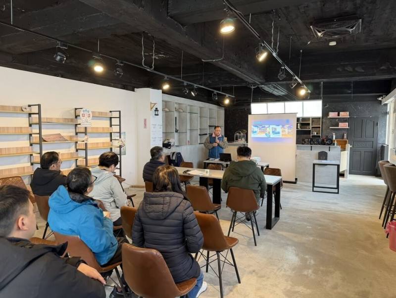 位於連江縣南竿鄉的馬祖藍眼淚生態館因租約到期，縣府收回後重新招商，24日舉辦招租說明會，募集各界對生態館未來營運方向的建議。（連江縣政府產業發展處提供）