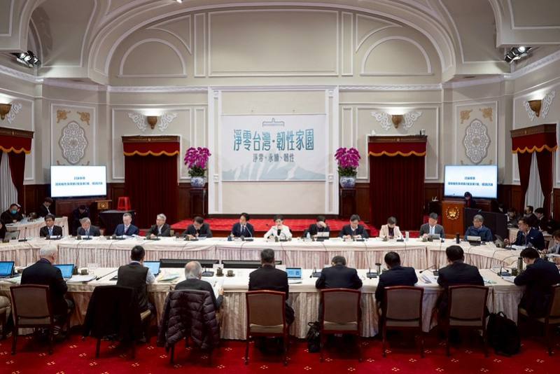 President Lai Ching-te presides over the sixth meeting of the National Climate Change Committee.