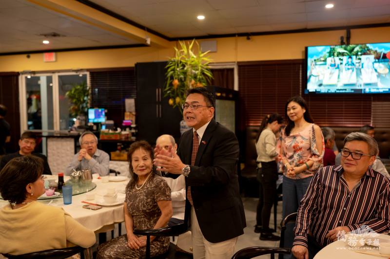 駐邁阿密辦事處處長周啟宇致詞