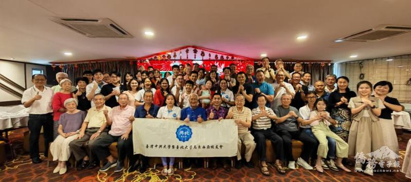 興北校友會齊聚歡慶迎馬年