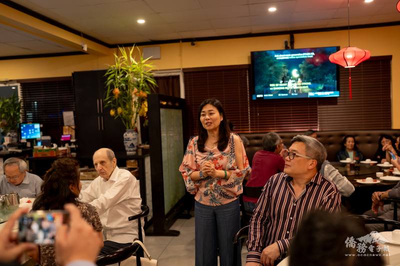 大邁阿密中華婦女文化教育獎學金基金會會長周美倫致詞