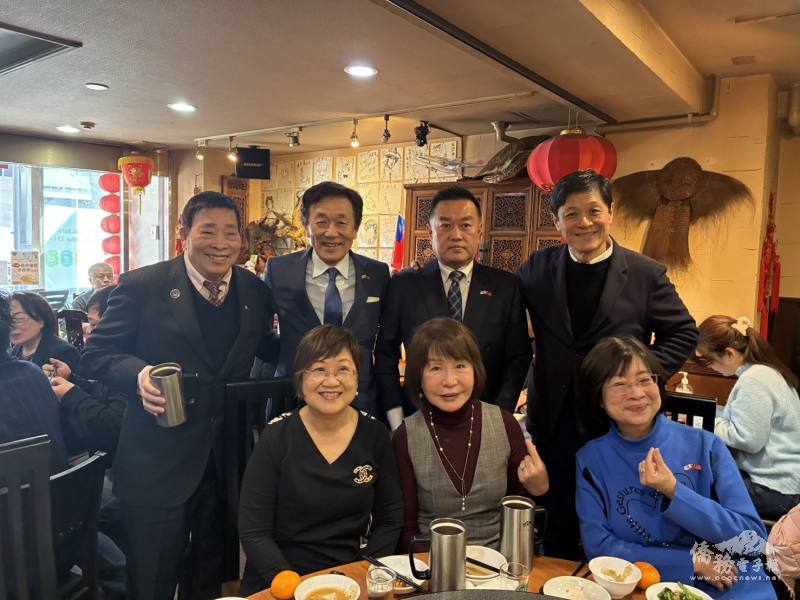 座談會後交流餐敘互動情形