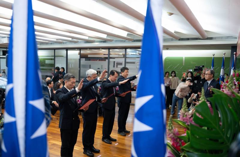 國立大學卸新任校長聯合交接暨致送續任校長聘書典禮-新任校長宣誓