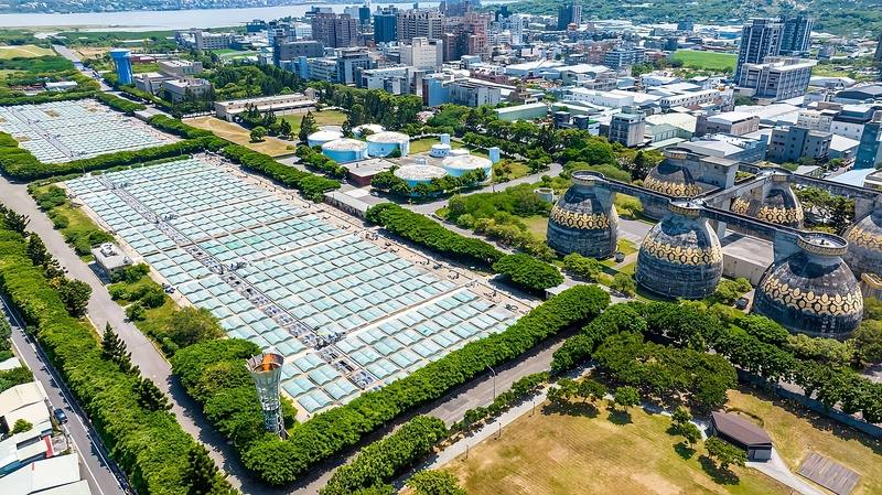 台北市政府自民國86年起協助代管八里污水廠，迄今近29年，經整建及改善後，新北市政府28日表示，可望於115年3月交由新北市府接手。（新北市水利局提供）