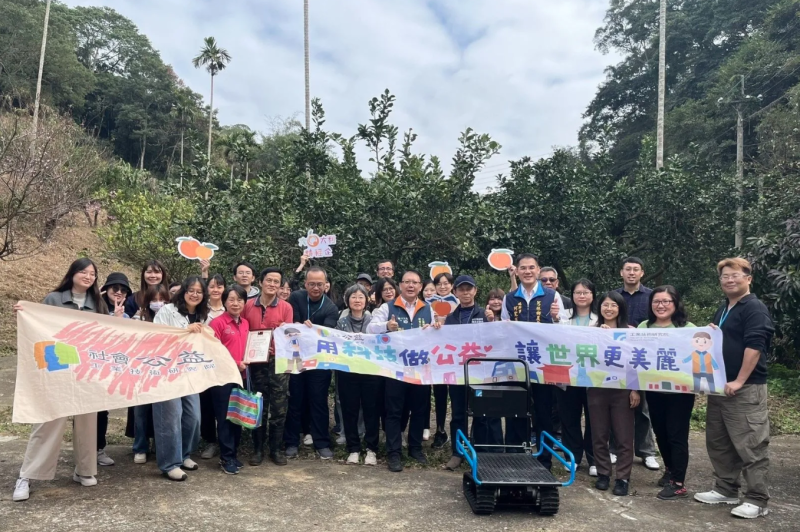 全臺近5成桶柑都來自新竹縣峨眉鄉與芎林鄉，工研院每年皆號召公益夥伴共同認購並回饋社福團體，15年累計回饋逾240家，在寒冬中添暖意。