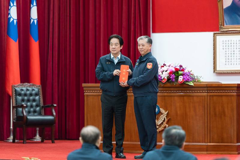 總統頒發114年維護治安工作獎勵金予警察同仁