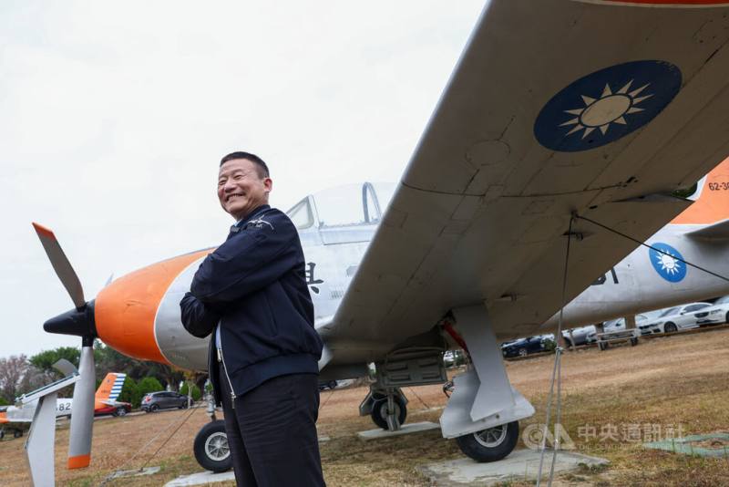 漢翔董事長曹進平從退伍時選擇不帶走勳獎章，到在漢翔建立企業安全文化，都映照出他具高度智慧的處世哲學