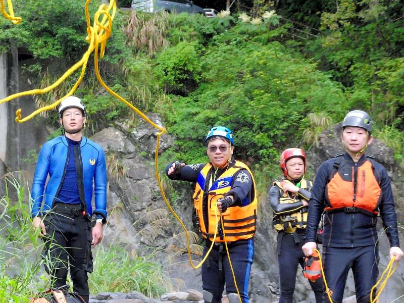 溯溪拋繩訓練