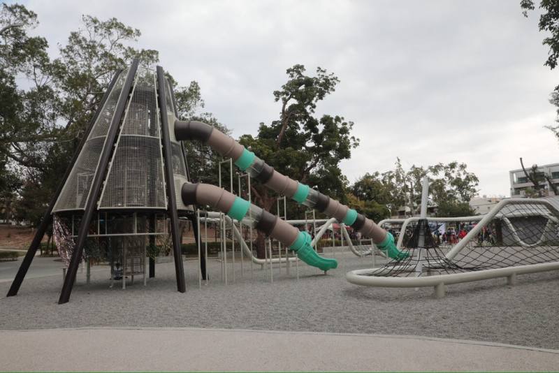 台南市政府在佳里區佳里公園打造3期特色遊戲場，融入佳里鹽分地帶文學文化特色，兼具教育與文化傳承價值。（台南市政府提供）