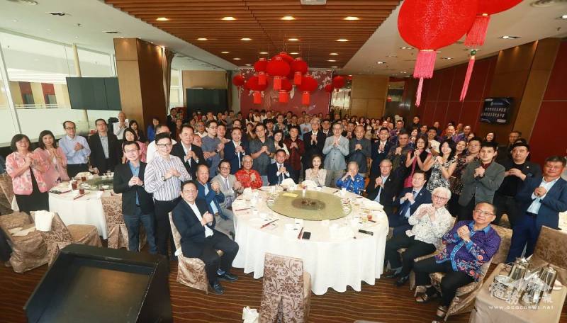 留台聯總「歲末聯誼暨歡迎連玉蘋大使午宴」出席者合影