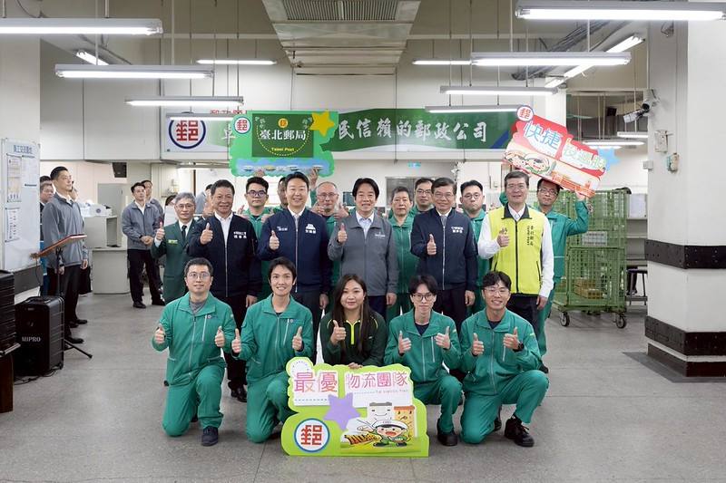 總統春節前慰勉臺北郵局快捷郵件投遞同仁