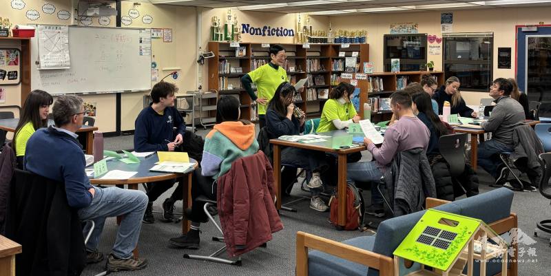 教師周玉若於初級進階班上課情形