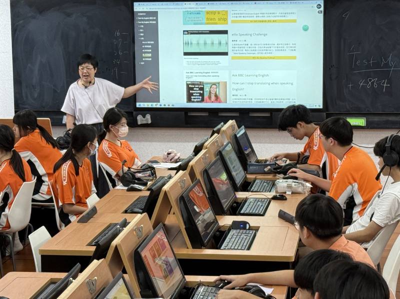 桃園市壽山高中教師介紹英檢系統英語練功坊口說學習資源