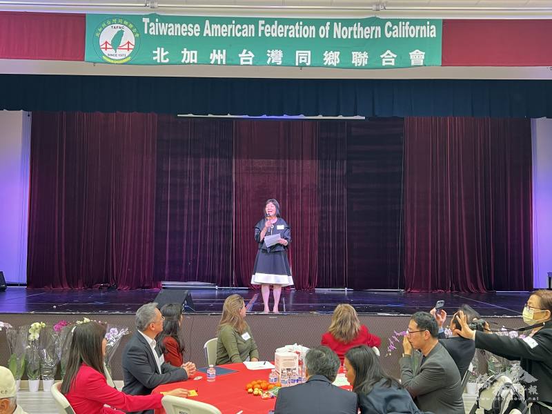 會長黃桂華致詞。