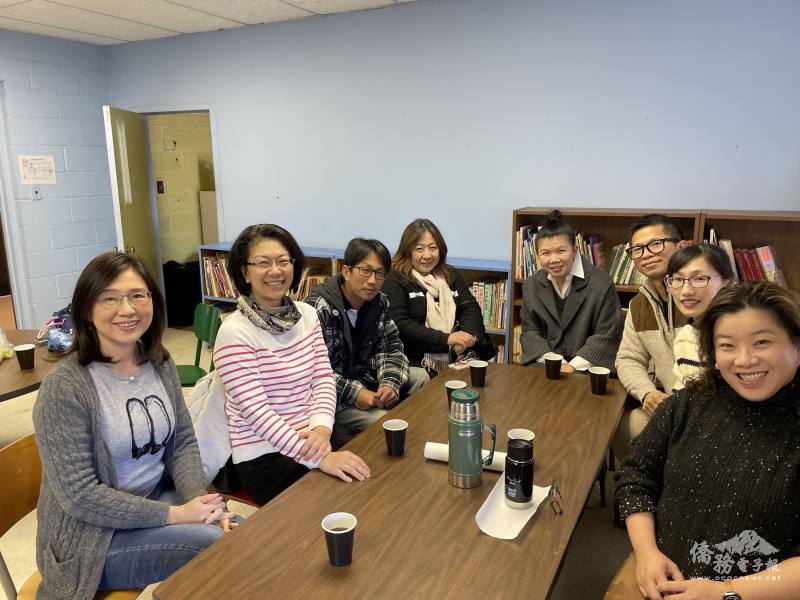 與校務人員座談