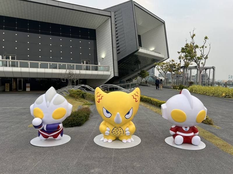 「2026 Kaohsiung Wonderland 高雄冬日遊樂園」將於2月7日至3月1日登場，高雄市經發局以「超人降臨港都」主題，聯手在地13家百貨推出相關活動。（高雄市觀光局提供）