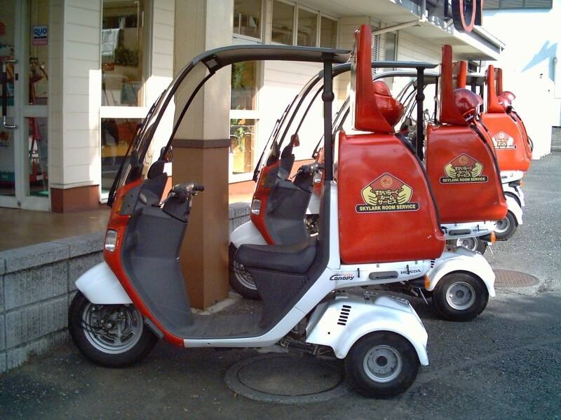 圖為Honda Gyro Canopy駕艙機車。（圖取自維基共享資源，版權屬公有領域）