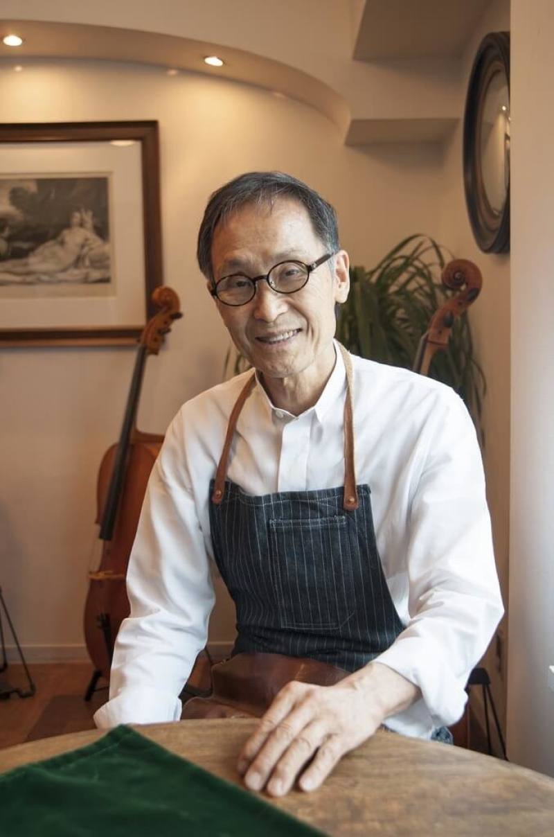 奇岩室內樂團籌辦「奇蹟一本松 2」慈善音樂會，2月底起將於台中、台北登場，日本製琴師中澤宗幸（圖）受邀訪台，出借以日本311大地震後的漂流木和廢棄木頭製作的4把「海嘯提琴」參與演出。（中澤宗幸提供）