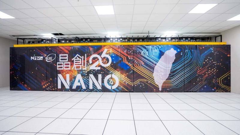 台灣大哥大協助國研院國網中心共同建置新世代人工智慧（AI）運算中心的網路、資安及機電整合工程，協助台灣推動主權AI發展。圖為國網中心建置的超級電腦「晶創26」。（國研院國網中心提供）