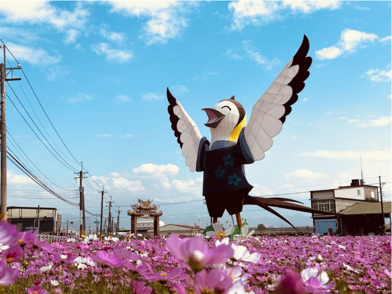 花區裝置藝術雉勇伯(美濃區公所提供)