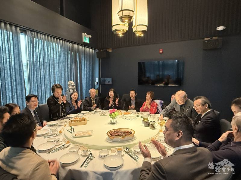 洪秋月感謝各僑團支持，與會貴賓溫馨交流